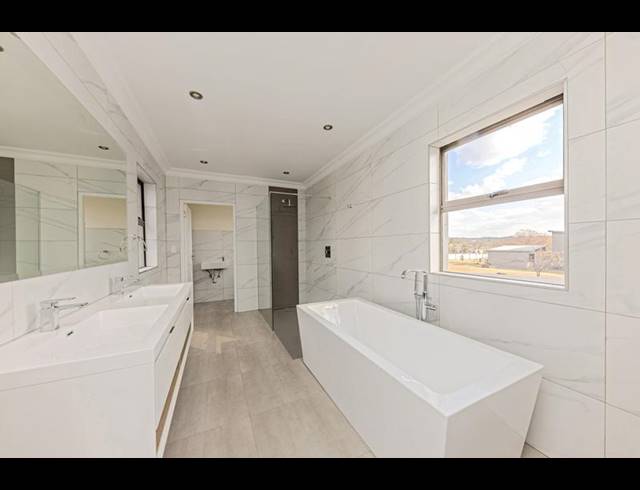 4 BEDROOM HOUSE FOR SALE IN LANSERIA